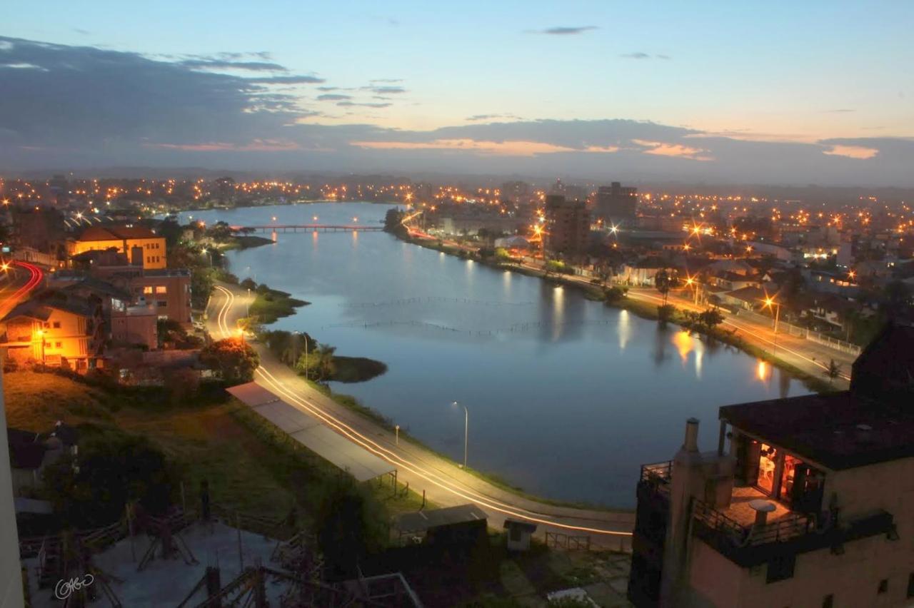 Casa De 2 Quartos Com 2 Ares-Condicionados Em Torres-Rs - Na Mais Bela Praia Gaucha - Cozinha - Banheiro - Tv Smart 32 E Wi-Fi - Estacionamento - Anfitria Superhost No Bnb Villa Eksteriør bilde