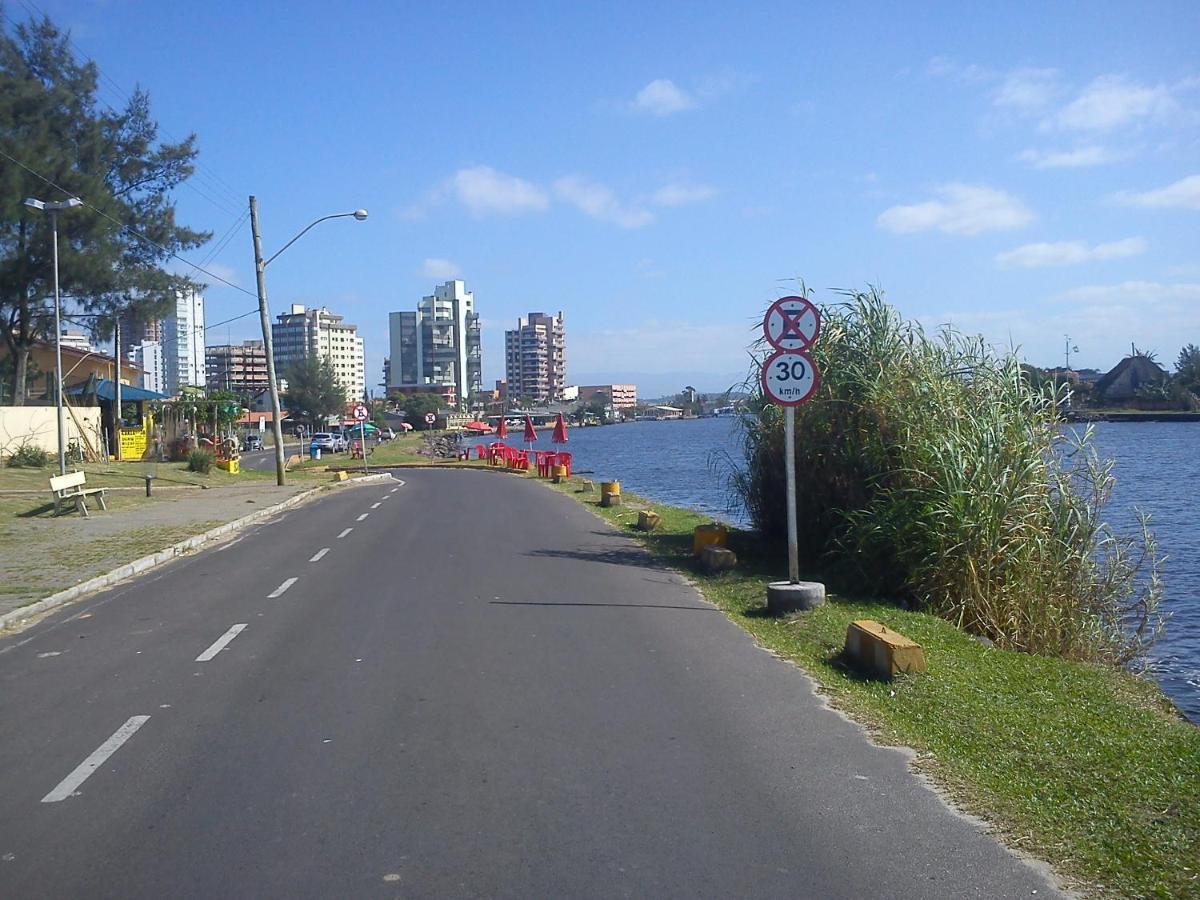 Casa De 2 Quartos Com 2 Ares-Condicionados Em Torres-Rs - Na Mais Bela Praia Gaucha - Cozinha - Banheiro - Tv Smart 32 E Wi-Fi - Estacionamento - Anfitria Superhost No Bnb Villa Eksteriør bilde