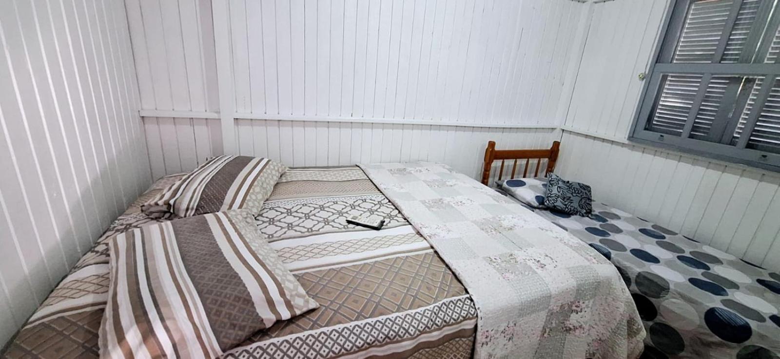 Casa De 2 Quartos Com 2 Ares-Condicionados Em Torres-Rs - Na Mais Bela Praia Gaucha - Cozinha - Banheiro - Tv Smart 32 E Wi-Fi - Estacionamento - Anfitria Superhost No Bnb Villa Eksteriør bilde