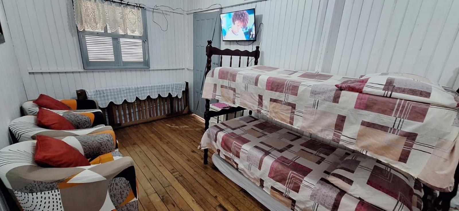 Casa De 2 Quartos Com 2 Ares-Condicionados Em Torres-Rs - Na Mais Bela Praia Gaucha - Cozinha - Banheiro - Tv Smart 32 E Wi-Fi - Estacionamento - Anfitria Superhost No Bnb Villa Eksteriør bilde