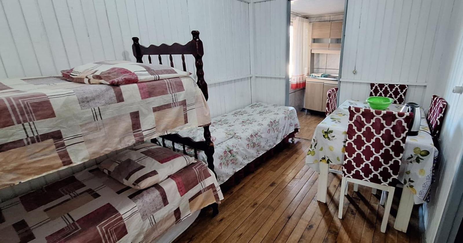 Casa De 2 Quartos Com 2 Ares-Condicionados Em Torres-Rs - Na Mais Bela Praia Gaucha - Cozinha - Banheiro - Tv Smart 32 E Wi-Fi - Estacionamento - Anfitria Superhost No Bnb Villa Eksteriør bilde