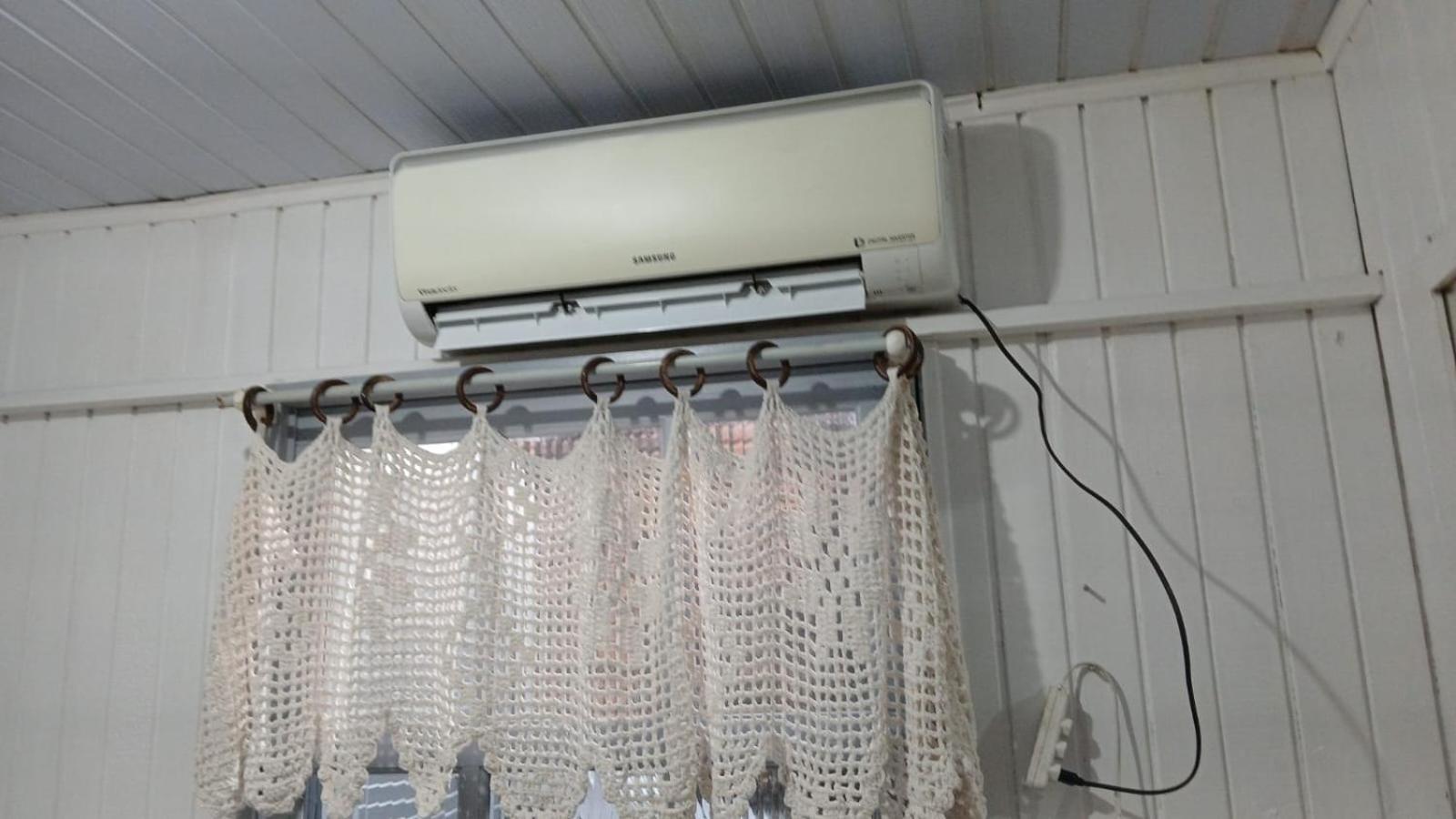 Casa De 2 Quartos Com 2 Ares-Condicionados Em Torres-Rs - Na Mais Bela Praia Gaucha - Cozinha - Banheiro - Tv Smart 32 E Wi-Fi - Estacionamento - Anfitria Superhost No Bnb Villa Eksteriør bilde